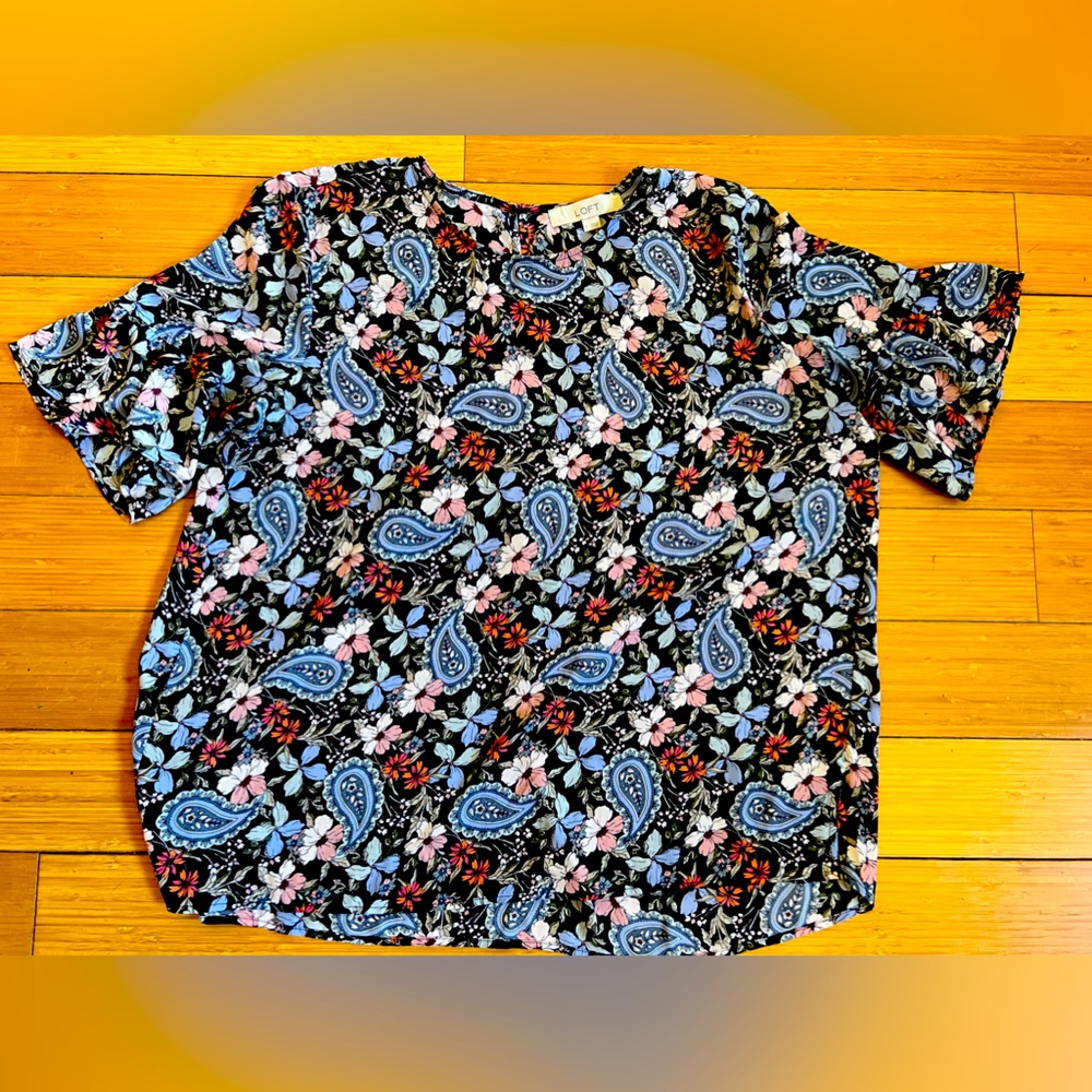 Floral flowy blouse